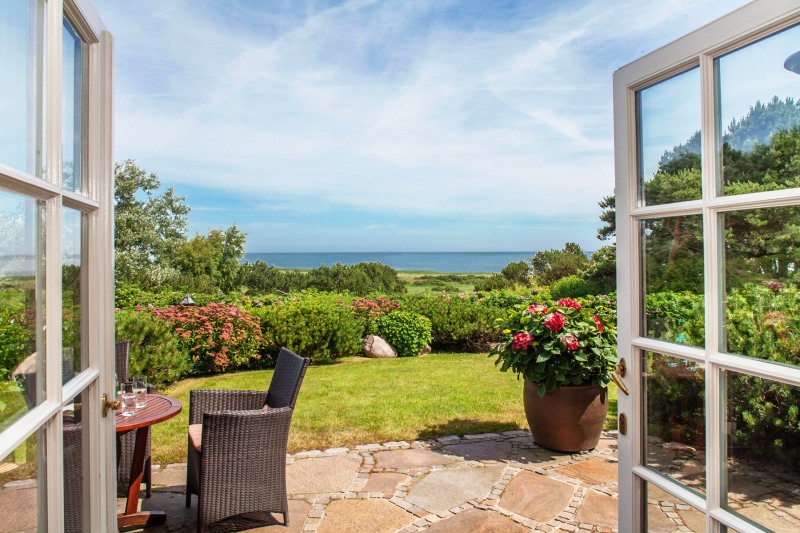 Terrasse mit Blick auf das Wattenmeer